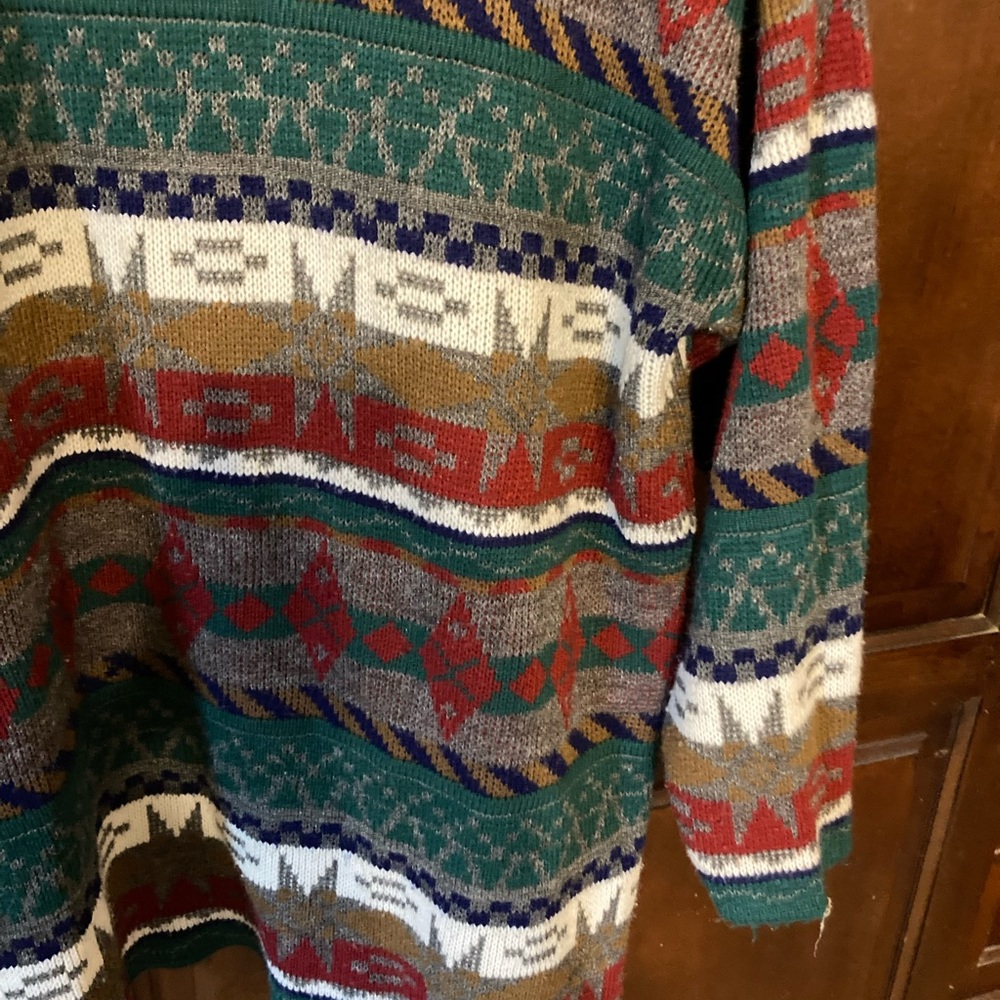 Sweater - Picture 5 of 5